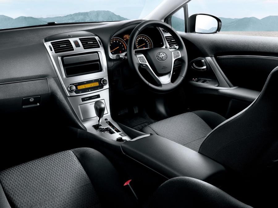  Toyota Avensis 2012 года  (JP) (фото 4 из 11)